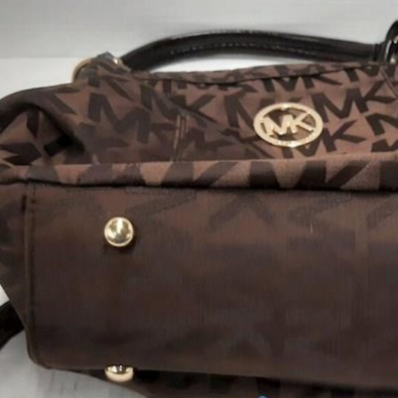 Michael Kors Signature 2 way bag - Picture 9 of 11